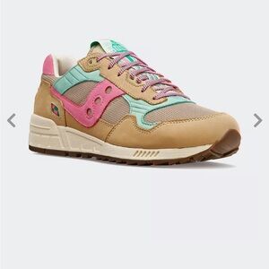 Saucony Women's Shadow 5000 Earth
Citizen Low Top Sneakers